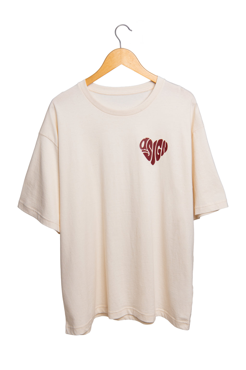 Oversize Passion T-Shirt von asign. Frontansicht mit rotem Aufdruck.